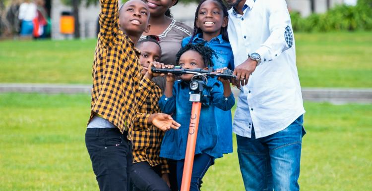 family taking pics in the park.jpg family taking pics in the park.jpg