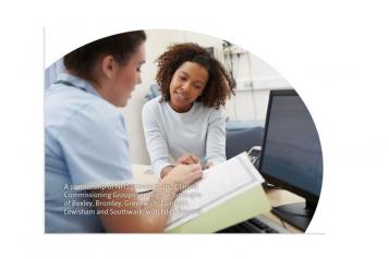 Doctor speaking to female patient 