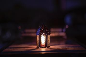 moon lantern ramadan